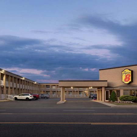 Super 8 By Wyndham Windsor/Dougall Motel Exterior photo